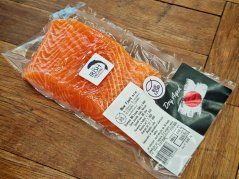 Dry Aged organic salmon fillet with skin (aged for at least 14 days)