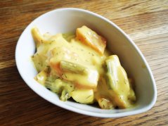 Salmon with asparagus in mustard honey sauce