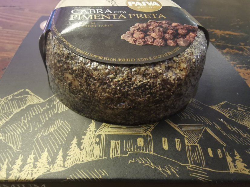 Aged goat cheese with pepper 190g