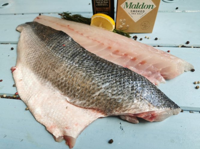 Wild Seabass fillet with skin - Do you want to remove the skin from the fish ??: no, Do you want to vacuum the fish?: yes