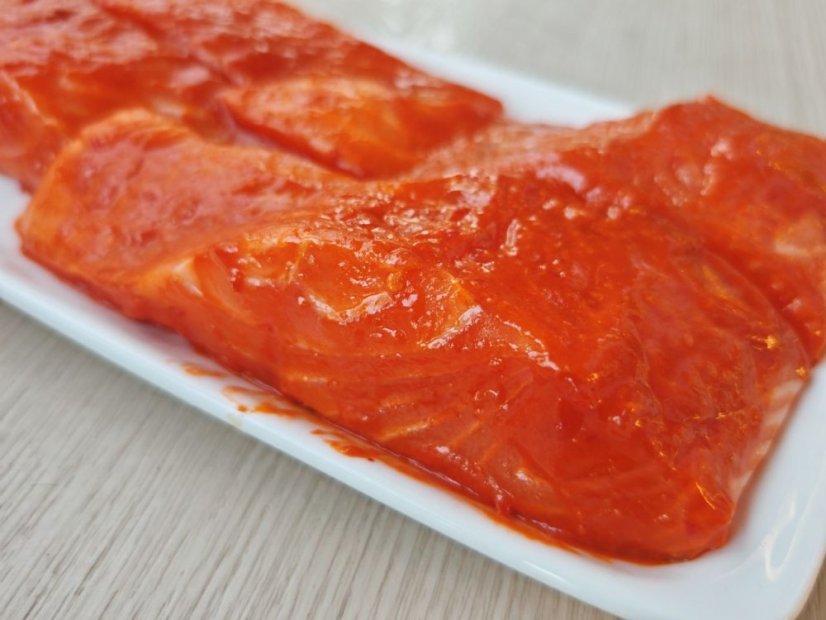 Marinated BIO salmon fillet with skin without bones (Chilli-ginger marinade)