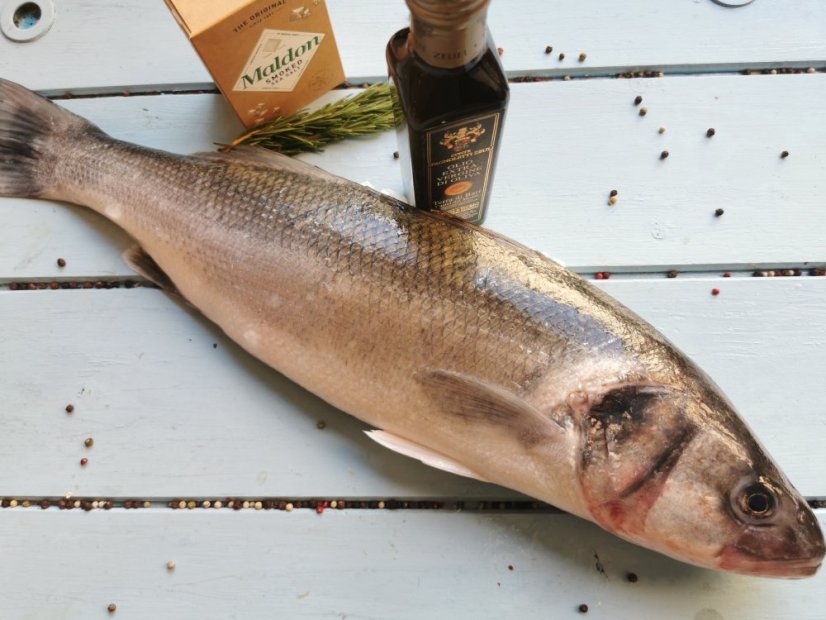 Mořský vlk divoký 1,8-2,5kg - Přejete si rybu vykuchat?: ano, Přejete si odstranit šupiny?: ano