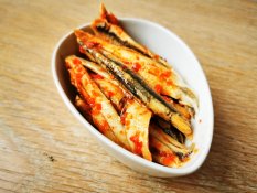 Spicy anchovies fillets in sunflower oil
