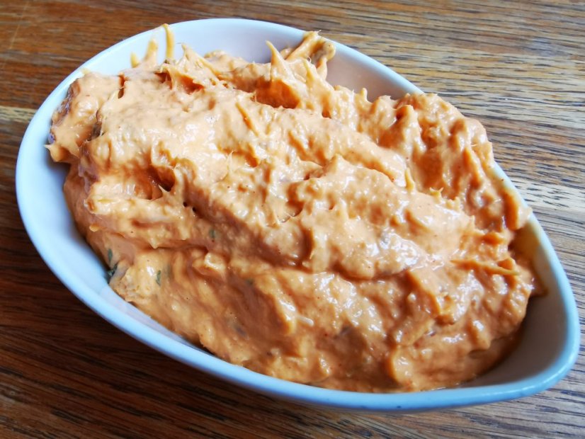 Spicy spread of macrel