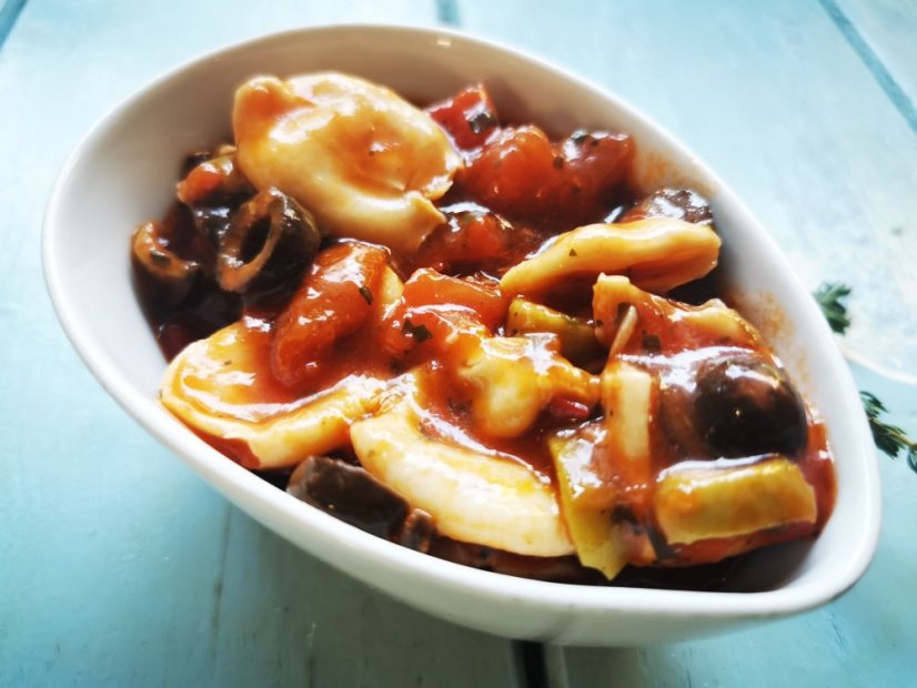 Calamari in tomato sauce
