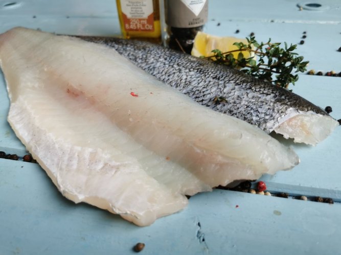 Pike perch fillet with skin 200-300g - Do you want to remove the skin from the fish ??: yes, Do you want to vacuum the fish?: yes